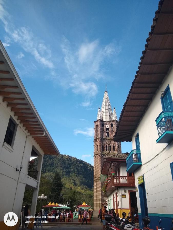 Hostal Naty Luna Jardín Exterior photo
