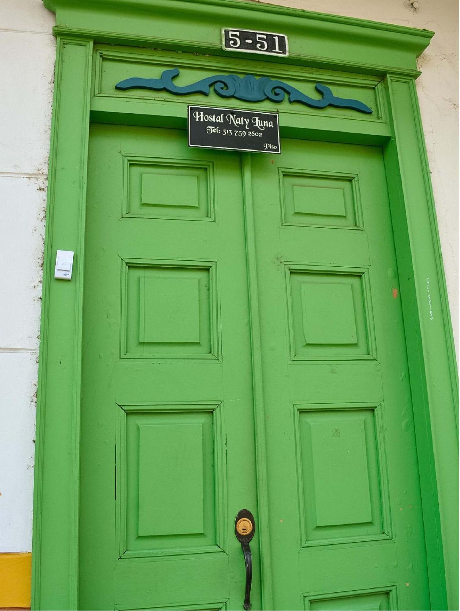 Hostal Naty Luna Jardín Exterior photo