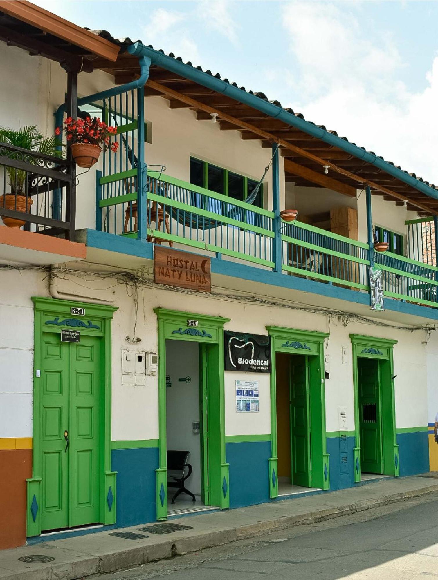 Hostal Naty Luna Jardín Exterior photo